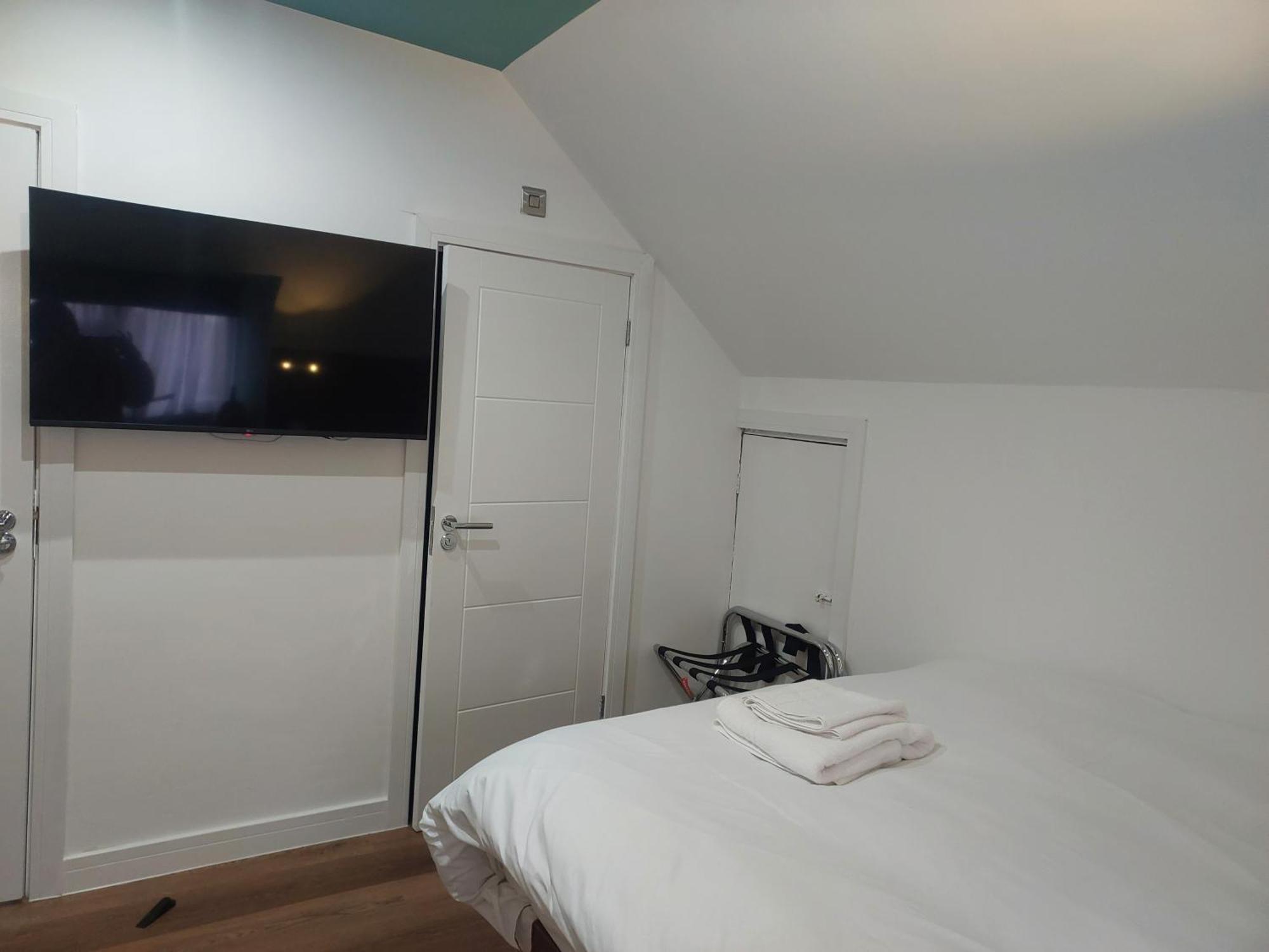 Heathrow-Windsor Guest House Slough Exteriör bild