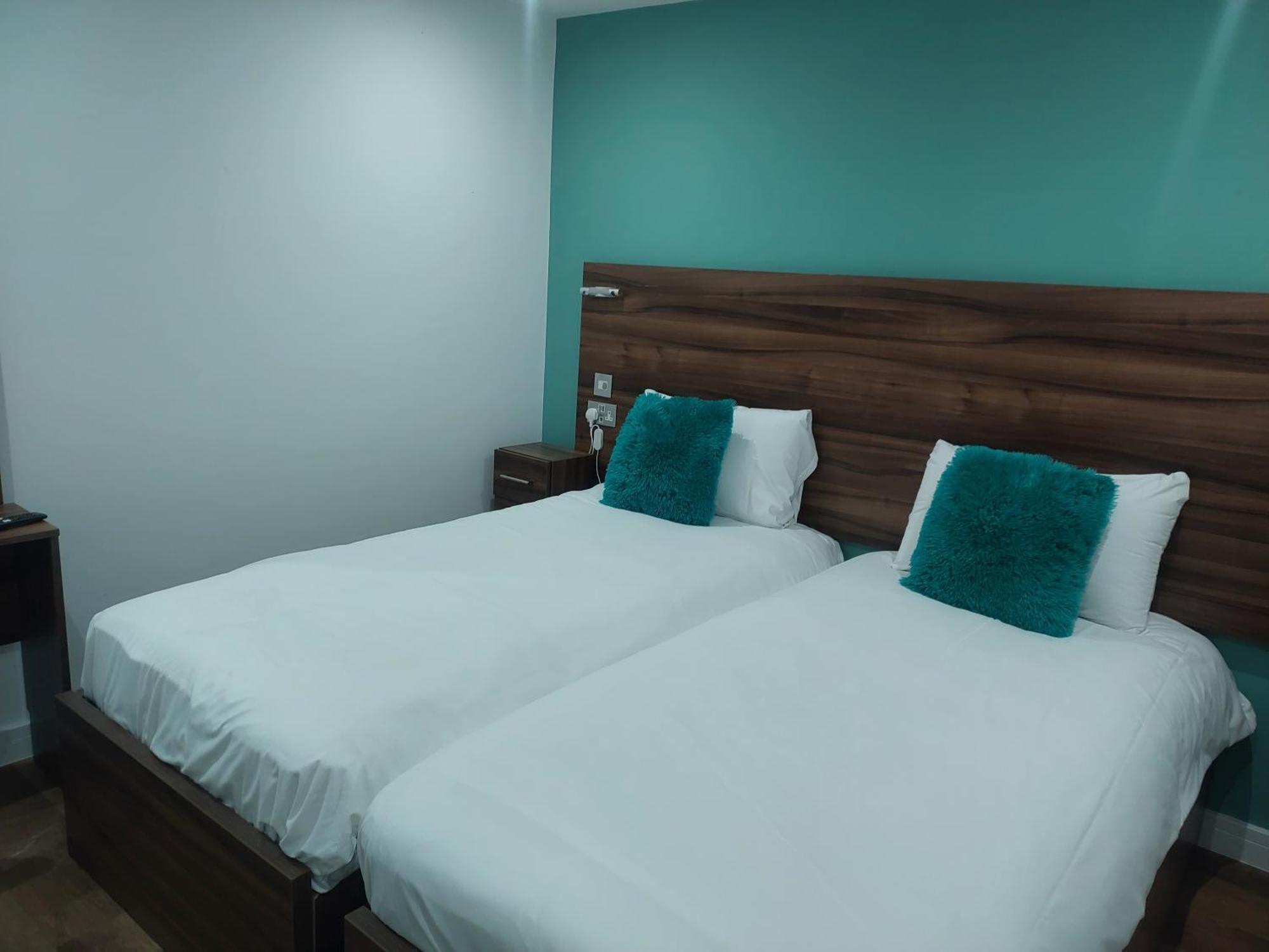 Heathrow-Windsor Guest House Slough Exteriör bild