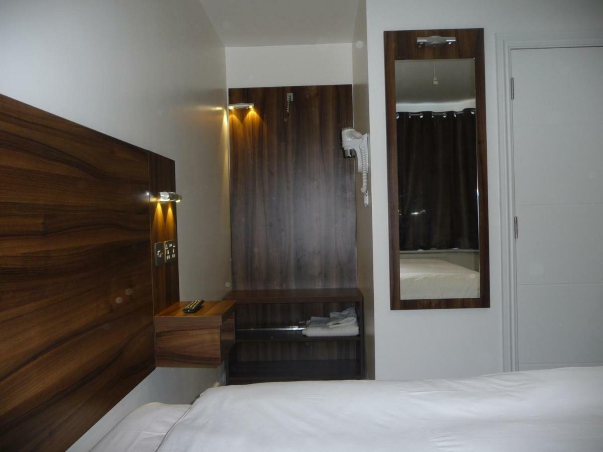 Heathrow-Windsor Guest House Slough Exteriör bild